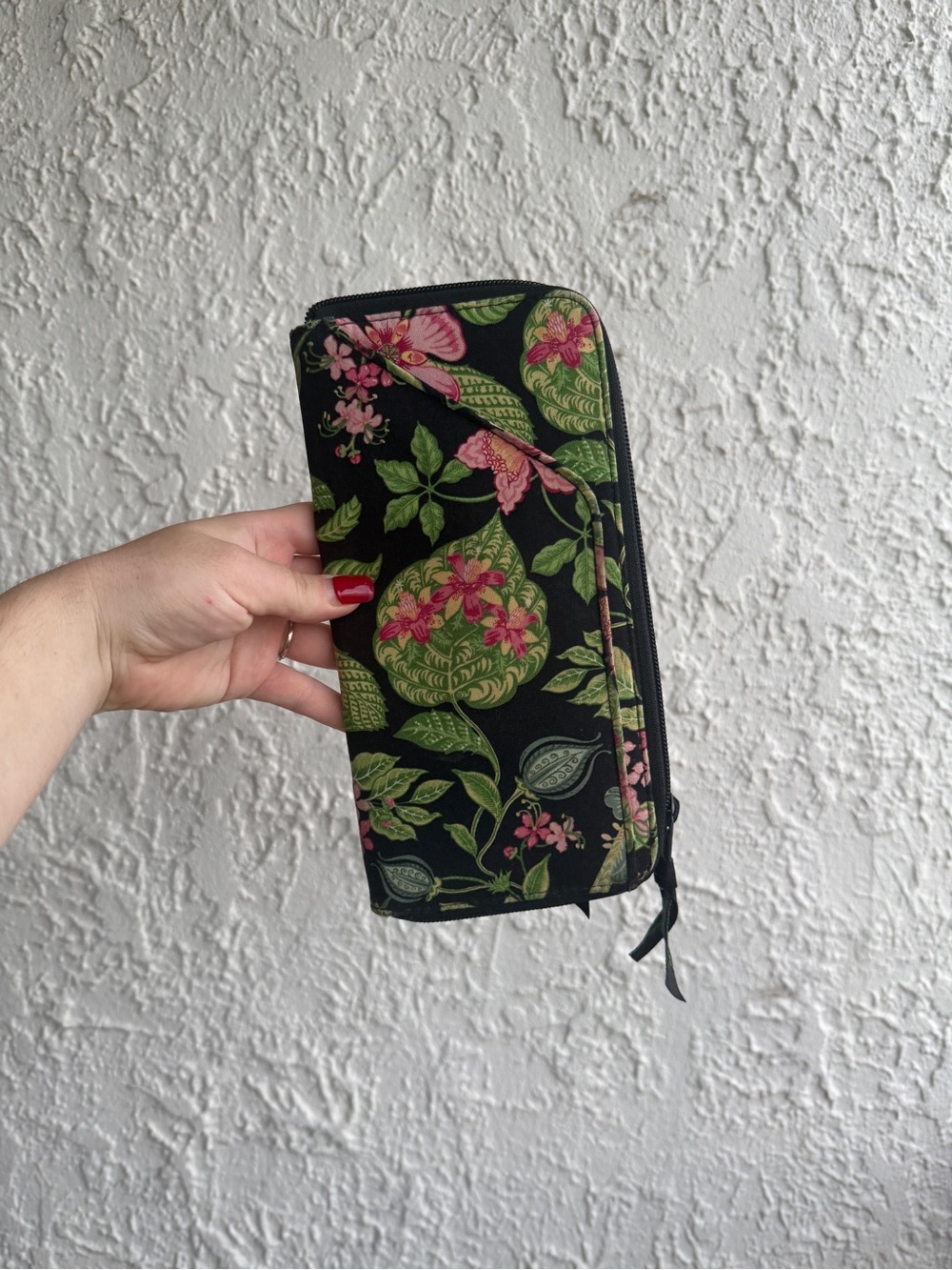 Vera Bradley Black Floral Zip Passport Holder - Picture 2 of 5